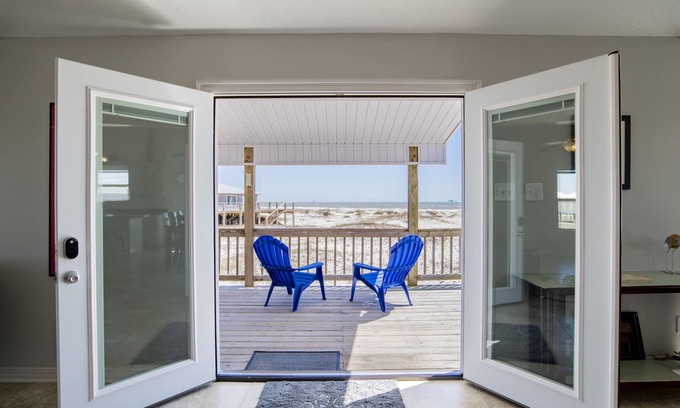 Dauphin Island House | Gulf Front - 5BR - 2BA - 120 Steps to Beach!