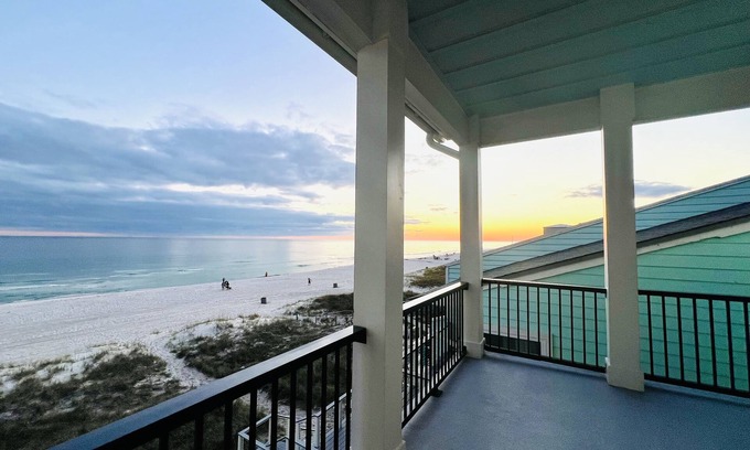 Laguna Beach Estates House | Gulf Front Getaway-Sleeps 12-On the Beach-Experienced, Heartfelt Host