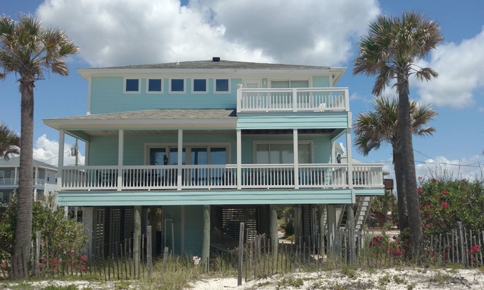 Villa Primera House | GULF FRONT PENSACOLA BEACH 4BD/3BA POOL 🐾PETS