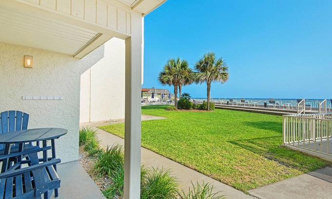Fort Bay Condo | ☀️Gulf Front-Small Complex-Pool-Latitude 29 #4☀️