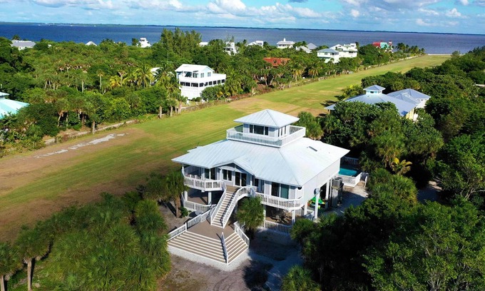 Jose's Hideaway House | Gulf of America Beach House, Private Pool, 360 Island Views Airstrip Membership
