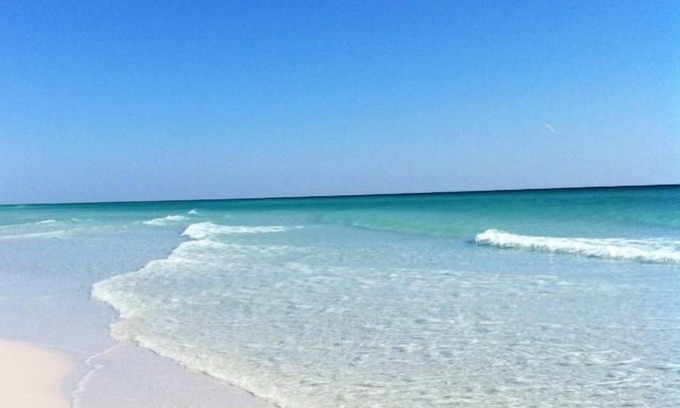 Crystal Shores Condo | Gulf Views * Steps to the Beach * Private Patio