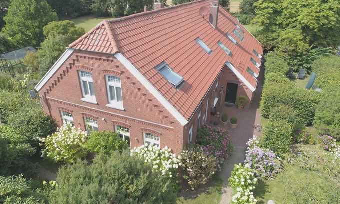 Sudarle Apartment | Gulfhof-ferien Briese Ferienwohnung Döschdeel - Urlaub im Historischen Denkmal