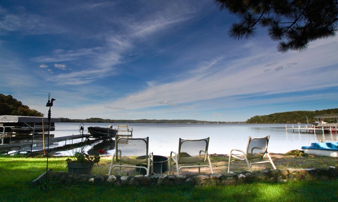 East Gull Lake Cabin | Gull Lake Beauty on the beach