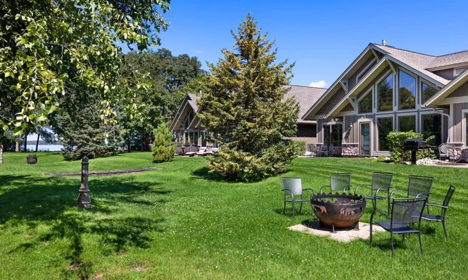 Nisswa House | Gull Lake Interlachen Townhouse with Scenic Creek Views