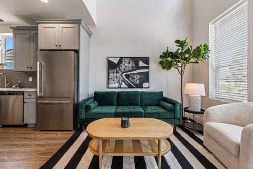 Lafayette Apartment | Gumbo House-Prime Location-King Bed-Fast WiFi