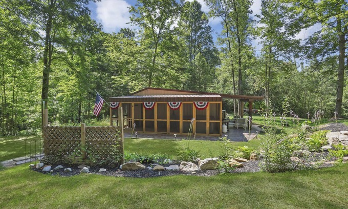 Lancaster Cabin | GunSmoke Themed Western Cabin