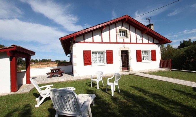 Arbonne House | GURE GERIZA - ARBONNE