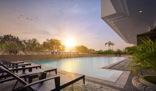 Downtown George Town Hotel | Gurney Bay Hotel, A PARKROYAL Partner Hotel