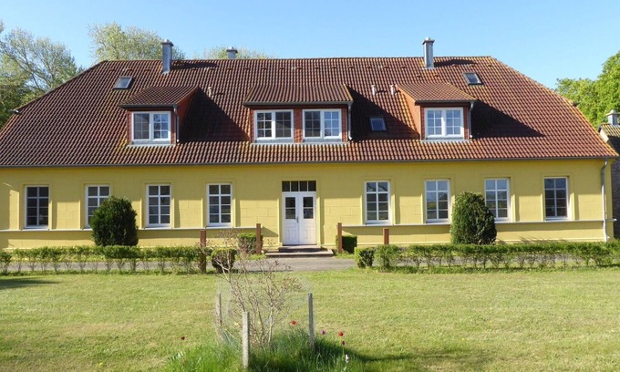 Gingst Apartment | Gut Rattelvitz Galerie E, hochwertig, Sauna, Kamin, eTankstelle, Spielscheune, 15.000qm Park Land