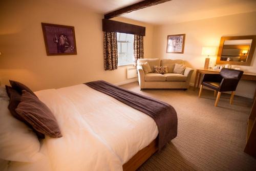 Bilsborrow Hotel | Guy's Thatched Hamlet