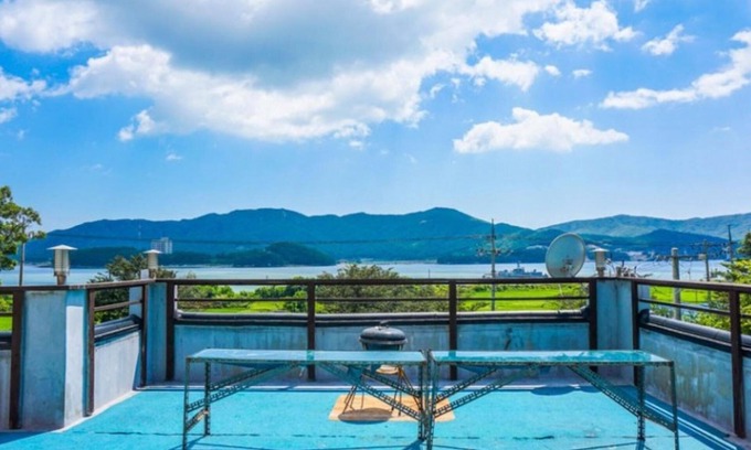 Ganghwa House | Gwanghwado Badatgae Sanjang Pension