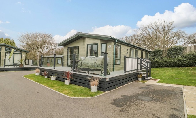 New Forest District Cottage | GWYDN LODGE, family friendly, with pool in Downton, Hampshire