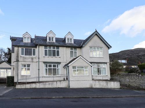 Dyserth House | Gwynant