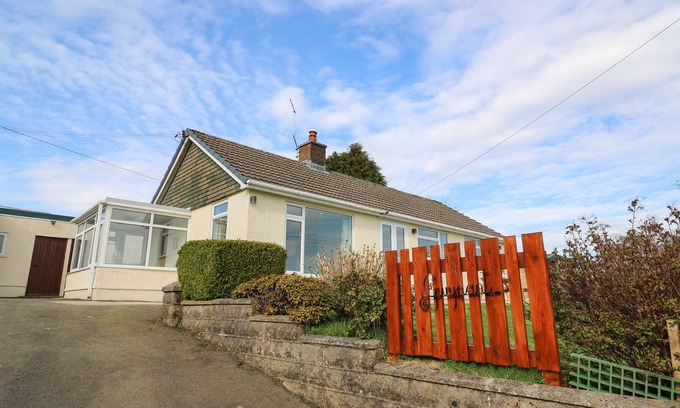 Ystrad Meurig Cottage | GWYNANT, pet friendly, with a garden in Pontrhydfendigaid