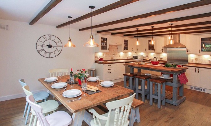 Beddgelert Cottage | GWYNDY BACH, family friendly, with open fire in Beddgelert