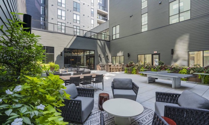 East Liberty Apartment | GYM+HULU+PARKING Near Universities|Shopping|UPMC
