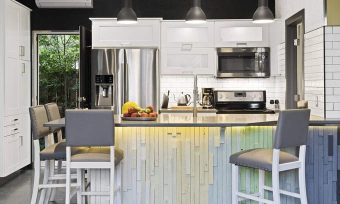 Barths House | Gym, theater, hot-tub and 2 kitchens.
