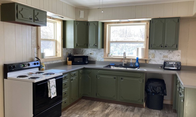 Newberry House | Gypsy House right on the trails!