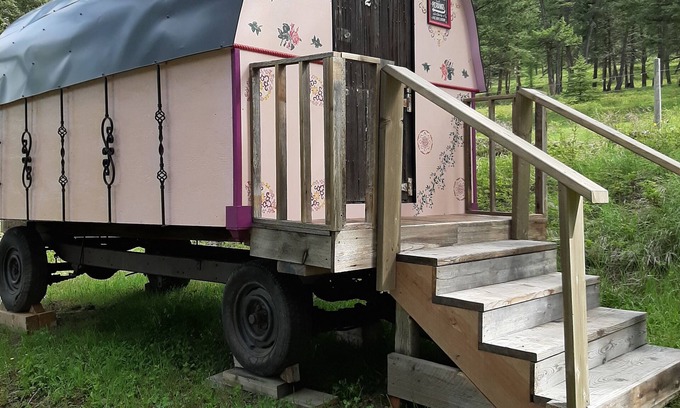 Eureka RV Rental | Gypsy wagon is located in Caribou Trail Wagon Camp