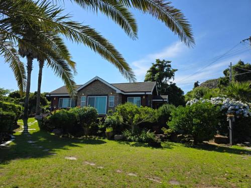 Jungmun House | gyulpang stay