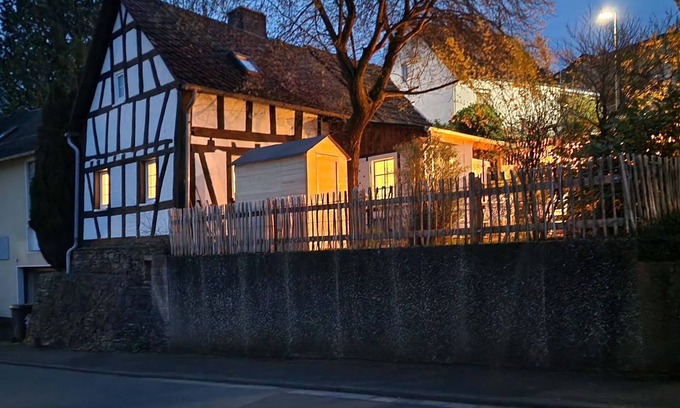 Hundsdorf House | Hänsel und Gretel Happy Basic