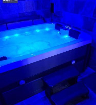 Loos-en-Gohelle Apartment | Hébergement avec SPA privatif
