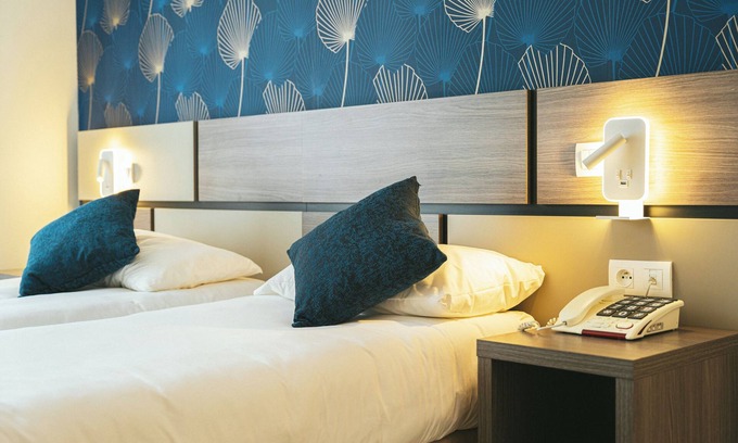 Sanary-sur-Mer Hotel | Hôtel Holidays & Work