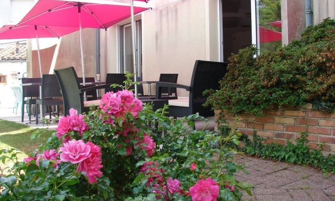 Cerizay Hotel | Hôtel Le Cerizay