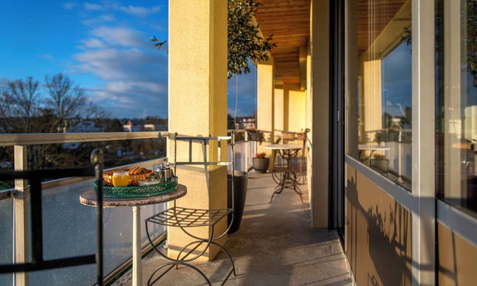 Francheville Hotel | Hôtel Le Grand Barnum