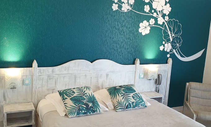 Montrond-les-Bains Hotel | Hôtel les Jardins du Forez