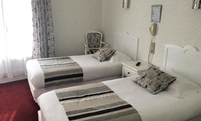 Jassat Hotel | Hôtel Restaurant Le Grillon