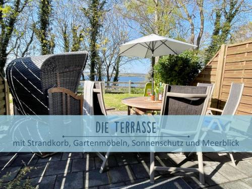 Alt Reddevitz Apartment | Höfthus 9 Holla die Boddenfee Meerblick Terrasse mit Hund die Natur genießen