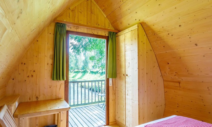 Au an der Donau RV Rental | Hütte Kuckucksnest mit Terrasse & Gemeinschaftsbad - Camping & Pension Au an der Donau