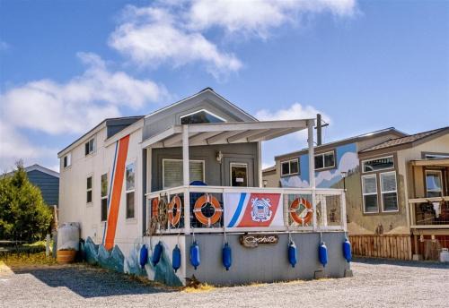 Fort Bragg House | H - Cochito