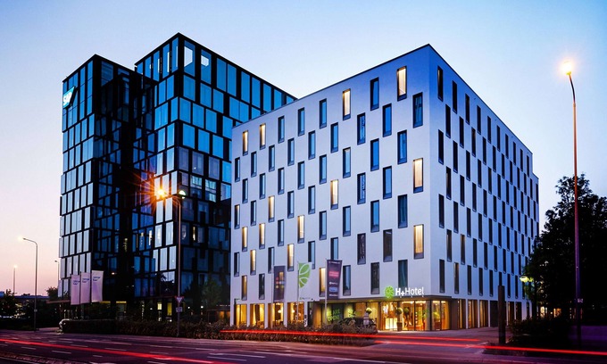 Eschborn Hotel | H+ Hotel Frankfurt Eschborn