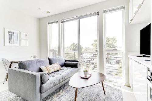 H Street Corridor Apartment | H Street 2br w wd nr bus stops restaurants WDC-761