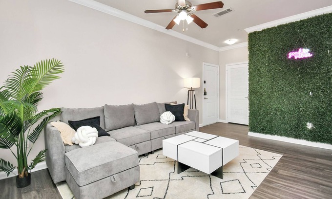 George Bush Park/Eldridge Apartment | H-Town Hideaway: Adorable Getaway in Houston