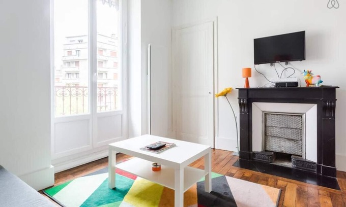 Quartier Chorier-Berriat Apartment | #H0 | Le Jaurès 🍊| T2 fully equipped | Balcony, wifi