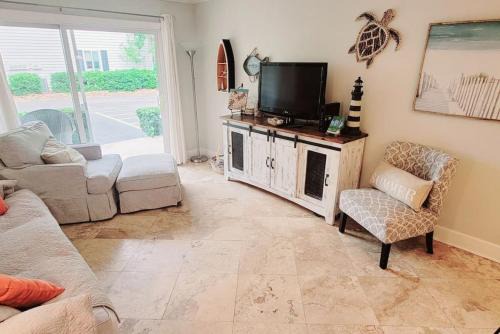 Demere Park House | H1 downstairs and comfy king and two twins really nice kitchen and baths
