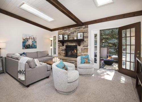Intermountain Apartment | H1 Meadow Creek Condominiums condo