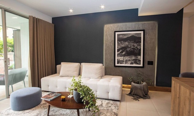 Granada Apartment | H106 - Amazing Comfort & Amenities, Pool, Security