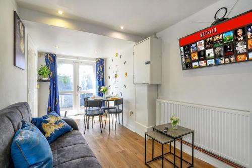 Heckmondwike Apartment | H17B Cosy & Welcoming house & Private parking