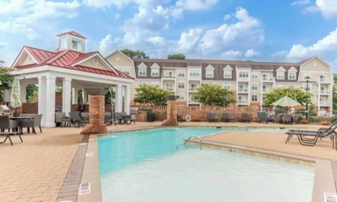 Norfolk Apartment | H4N Watermark | 1Bd Apartment in Norfolk