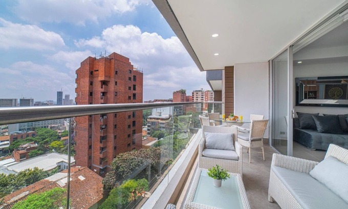 Granada Apartment | H704 - Amazing City Views With Pool & Parking
