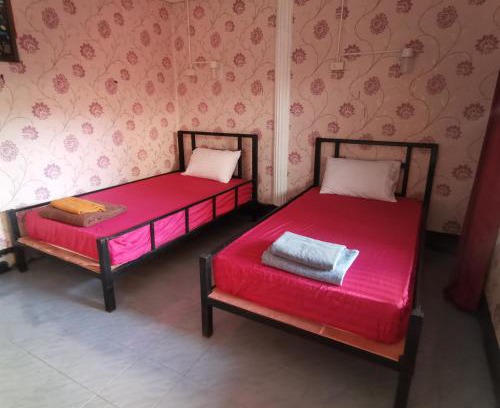 Haad Rin Hotel | Haadrin Village near the pier