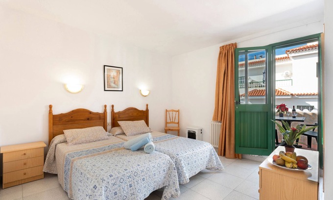 Vilaflor Apartment | 'Habitación 11 Con Balcón' with Balcony and Wi-Fi