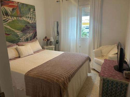 Mairena del Aljarafe House | Habitación cama doble con baño compartido