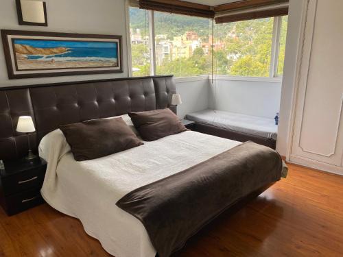 Santa Ana House | Habitación con baño privado, Norte de Bogotá