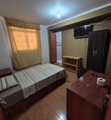 Talara House | Habitación individual con baño privado en Talara centro